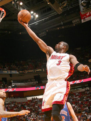 于根伟考察收官战主场场地：前些天草皮一直在开地暖加紧养护（于根伟查看收官战主场：草皮此前启用地暖加速养护）