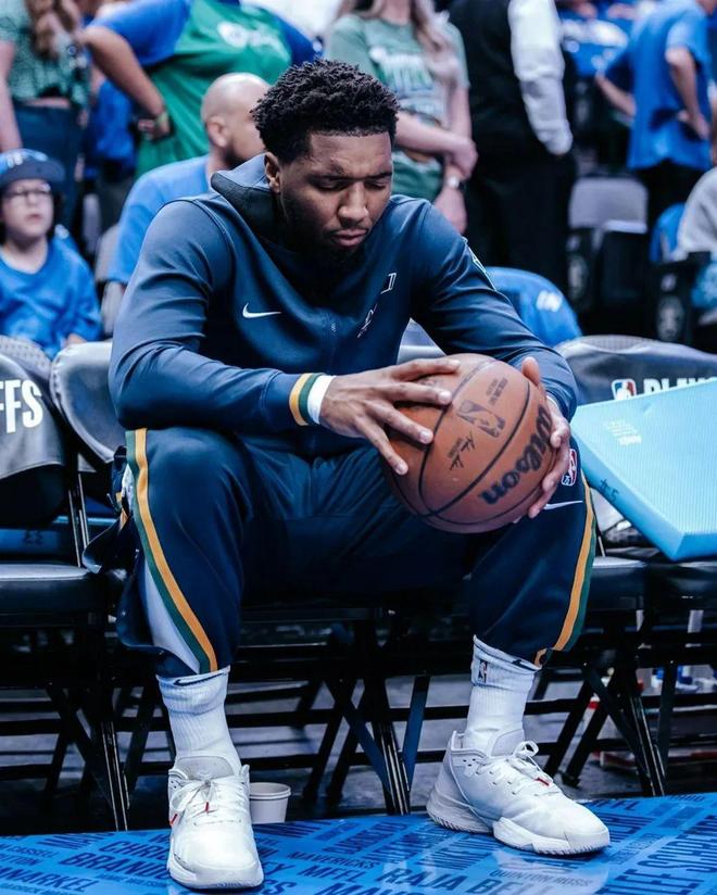 年度进球榜：姆巴佩60球并列第6 5场超9球有望历史第2（年度射手榜：姆巴佩60球并列第6，若剩余5场再进9球有望升至历史第二）