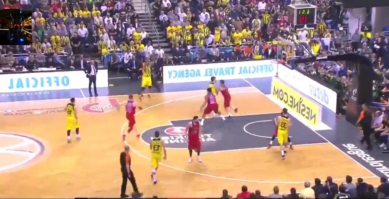 雄鹿完成逆转 库兹马31分表现抢眼（雄鹿上演逆转好戏 库兹马轰31分闪耀全场）