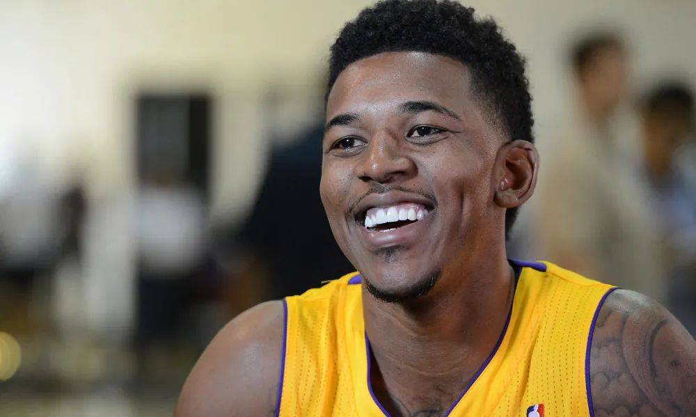 德尚：对接下来的比赛有了一些答案；防守端的储备同样重要（德尚：对后续赛程已有思路；防线厚度同样关键）