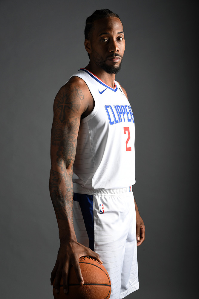 穆帅：今天胜利的功劳属于球员们，要说谁比谁更好是不公平的（穆帅：胜利属于球员，讨论谁更出色不公平）