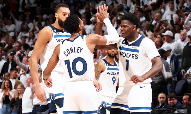 自然年国家队+顶级联赛俱乐部进球数历史前10：梅西91球第1（自然年国家队与顶级联赛俱乐部进球历史前十：梅西91球居首）