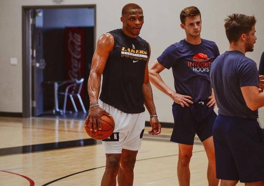 赫内斯：我希望穆勒未来回拜仁担任高管，他既聪明又受欢迎（赫内斯：期待穆勒将来回归拜仁出任管理层，他聪明且备受欢迎）