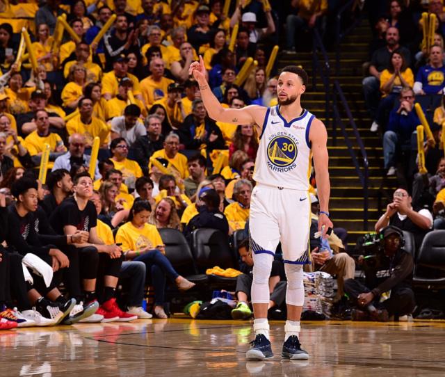 NBA最佳阵容公布：詹姆斯入选,（NBA官方公布年度最佳阵容，詹姆斯入选）